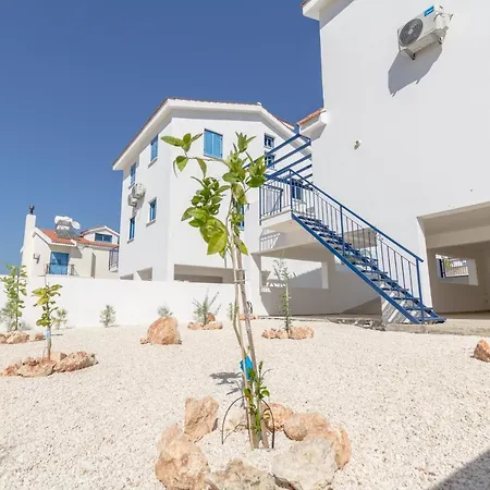 Ayios Therissos 32 Holiday home *