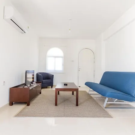 Ayios Therissos 32 * Polis